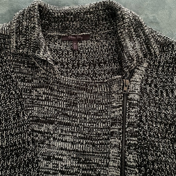 Black/white asymmetrical zip cardigan - Picture 4 of 7